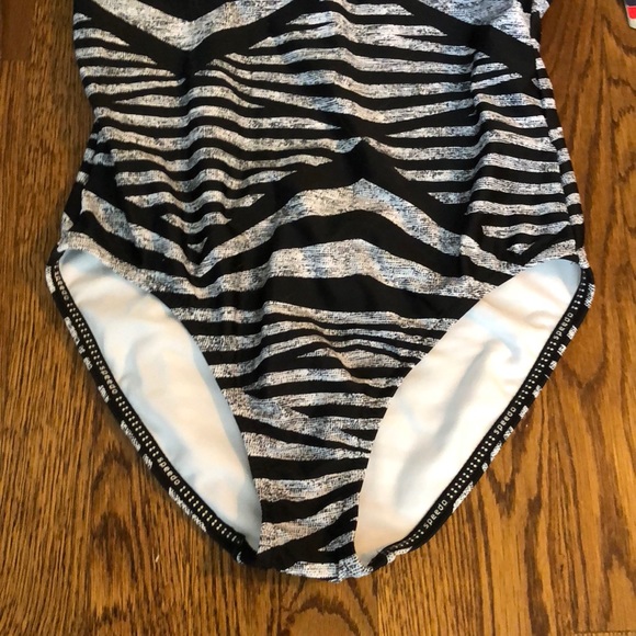 Speedo one piece bathing suit medium brand new - Picture 3 of 7